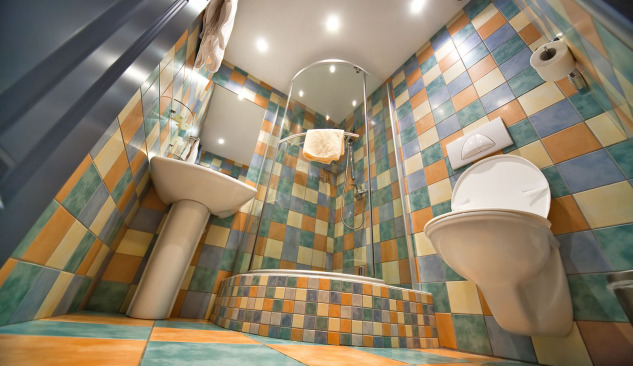 Как може да се инсталира душ кабина?