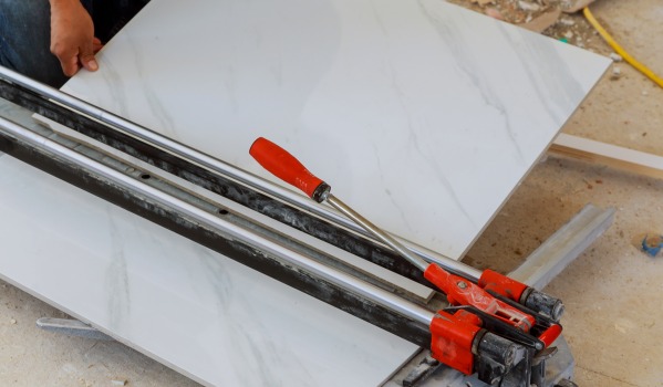 Как правилно да режем плочки?