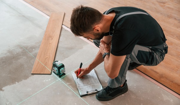 Как да подготвим пода за панели?