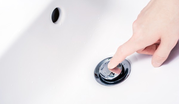 Как работи капачката клик-клак?