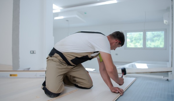 Каква дебелина на подложката под панелите е подходяща?